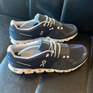 On Running shoes men’s 11.5